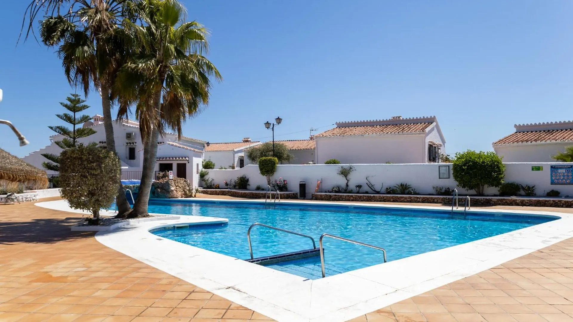 Capistrano Village, 1 Bedroom + Free Wi-Fi Nerja