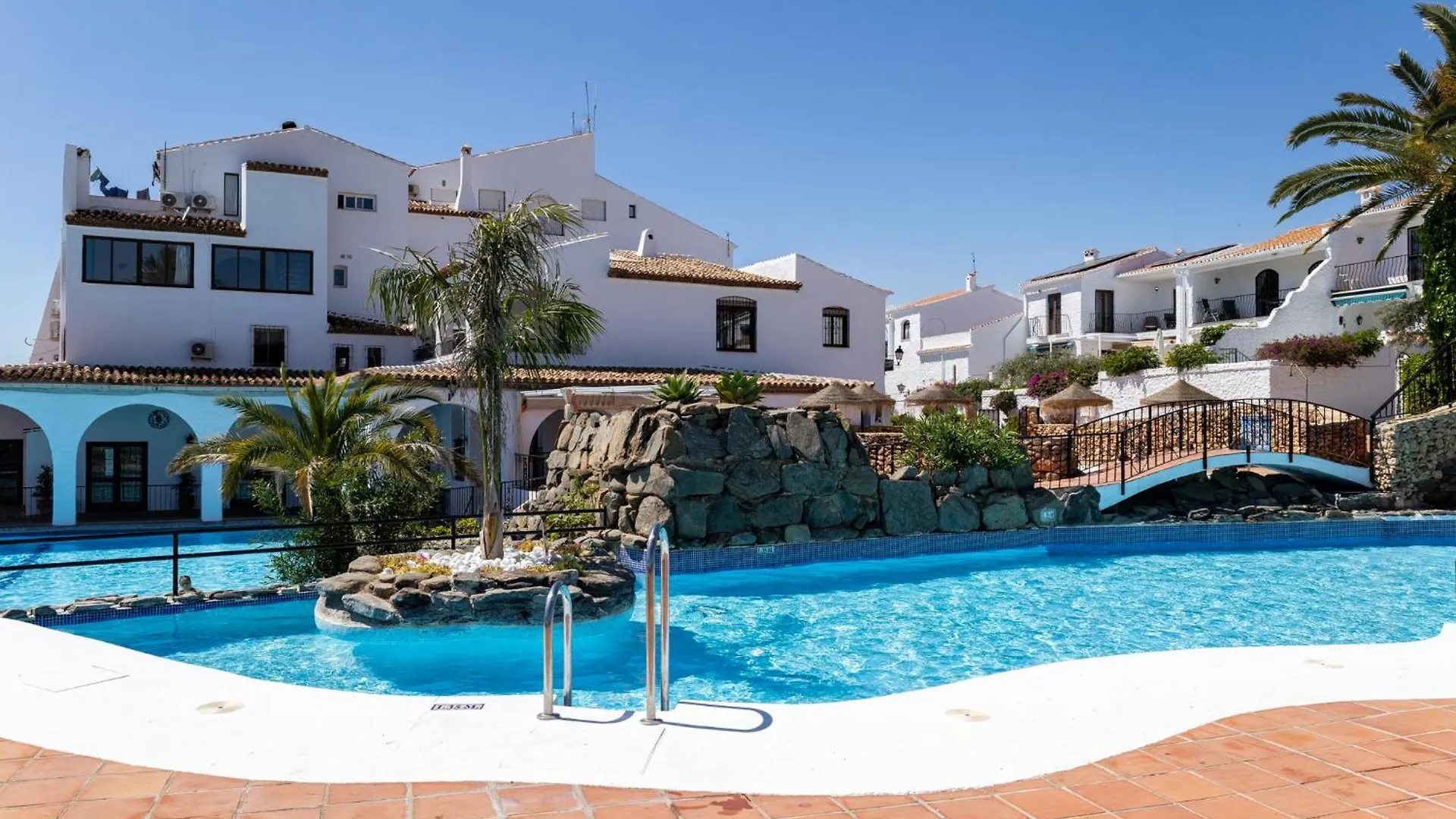 Lägenhet Capistrano Village, 1 Bedroom + Free Wi-Fi Nerja Spanien