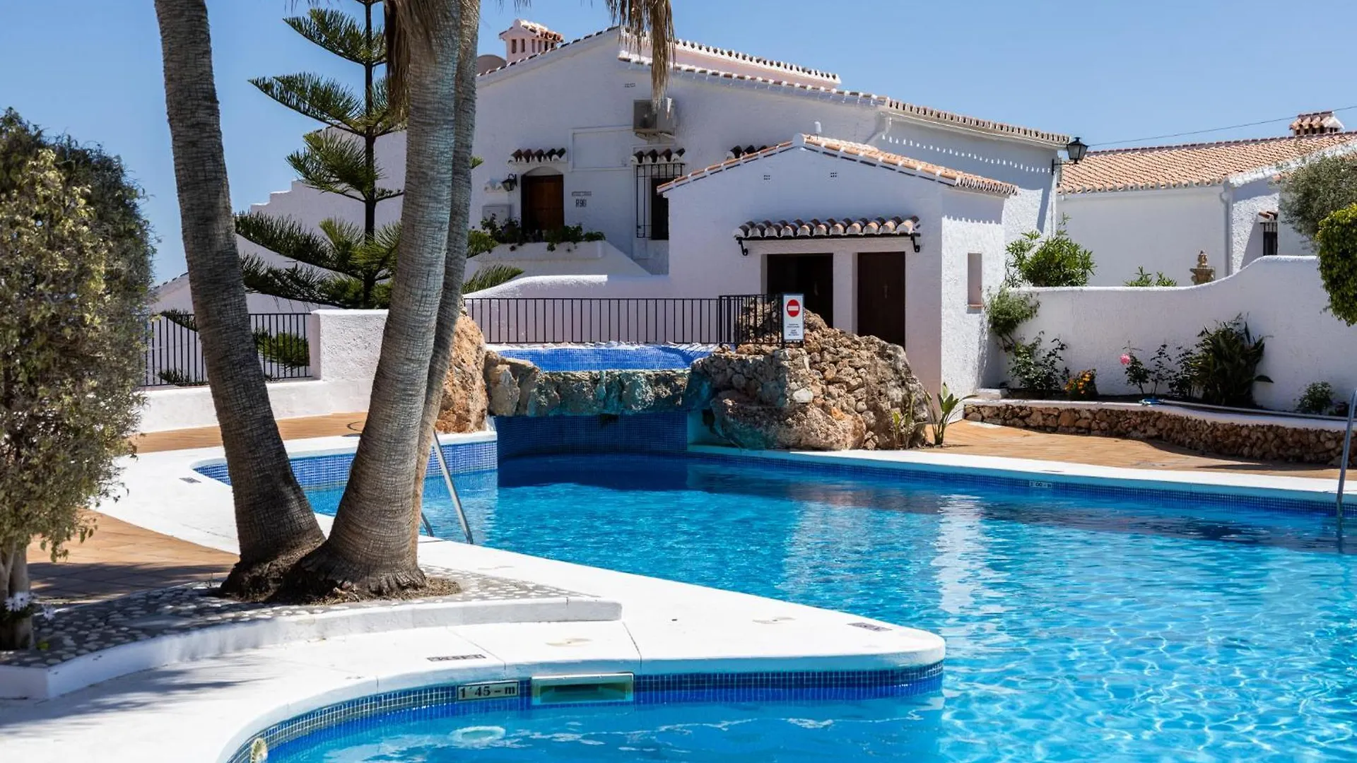 Lägenhet Capistrano Village, 1 Bedroom + Free Wi-Fi Nerja Spanien